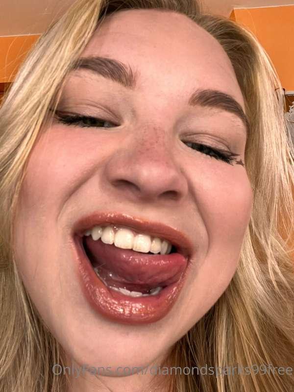 👄