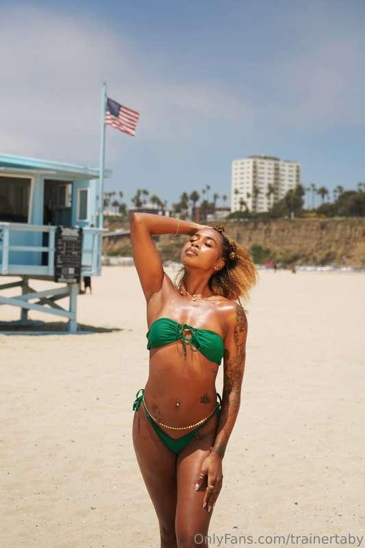 Sandy toes and sun-kissed nose. 🌞💋