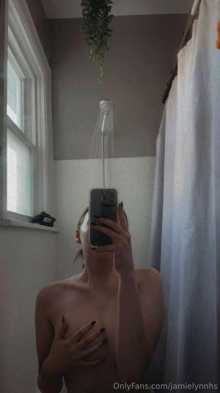 did I bring my mirror into the shower? Yes, yes I did.🩷