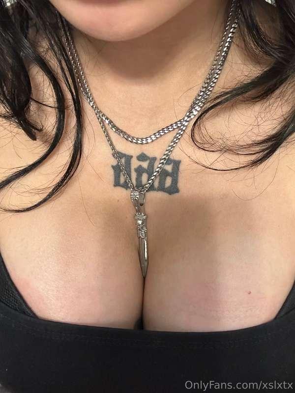 “shoot all over my titties” 🤤