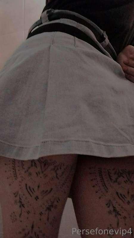 tattooed ass 😏🍄