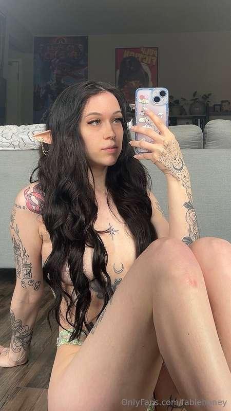 Pop quiz 💥 What do I game on? 🤭