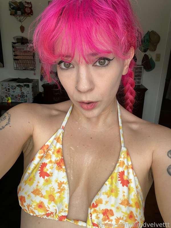 lilredvelvettt image #0