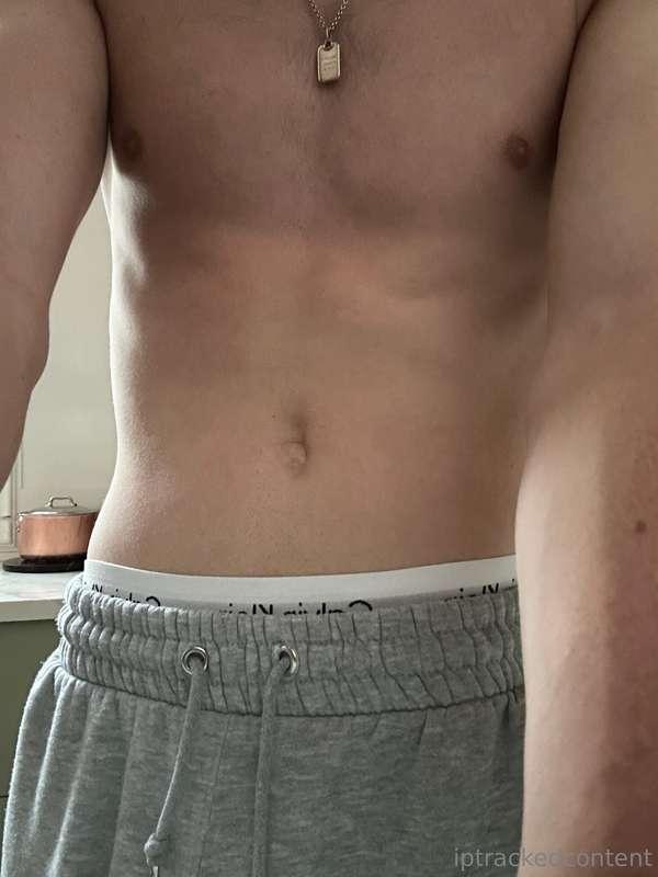 gray sweats 🤪