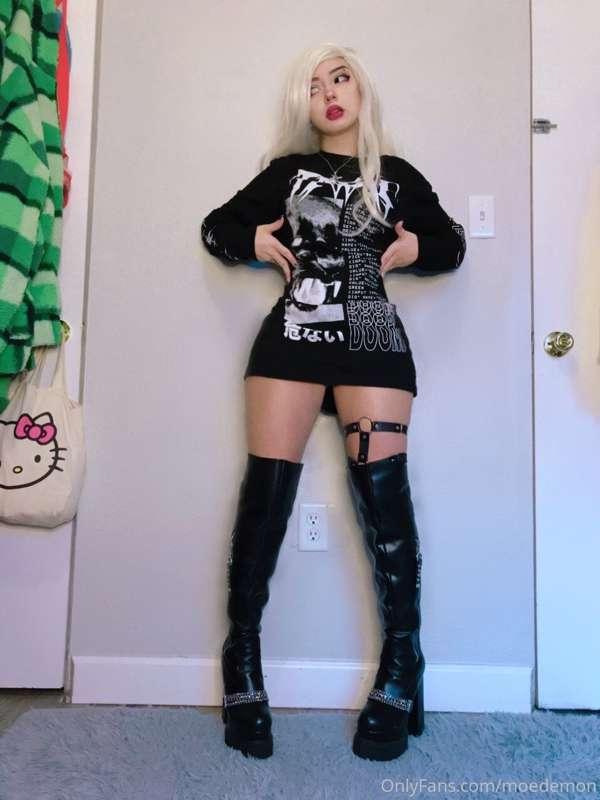 White hair goth 🌧