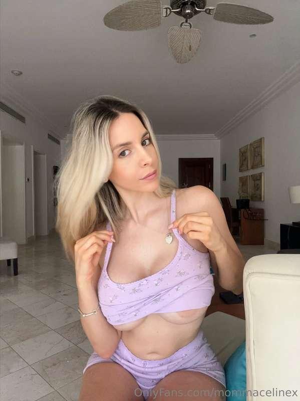 mommacelinex image #0