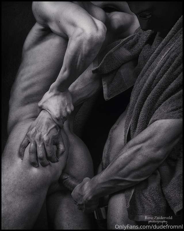 I love black & white photography! Just have a look at these ..