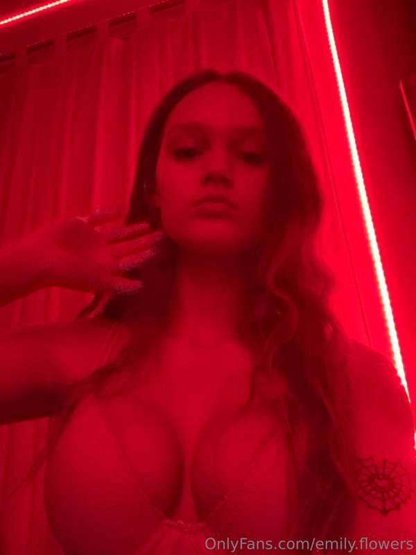 Red light is my mood today emoji  ❤️❤️❤️