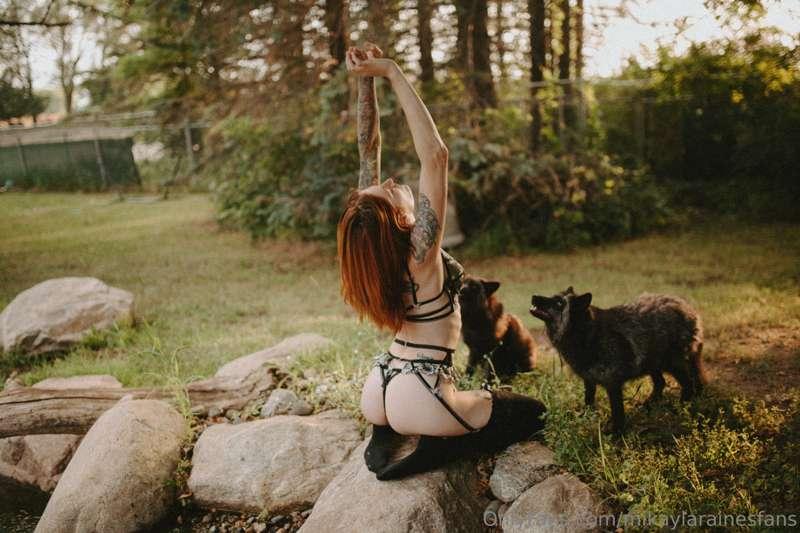 I'll be posting teasers from my last photoshoot over the nex..
