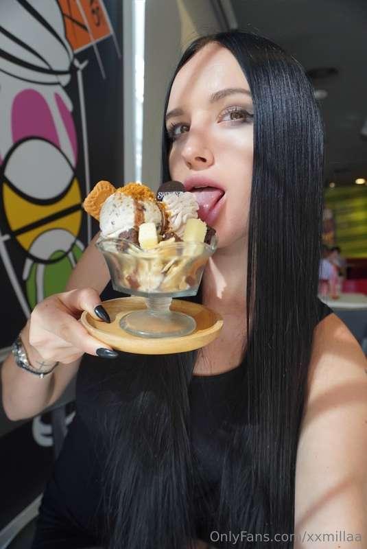 My Christmas delicious 😋🍦🧁🤘🏼