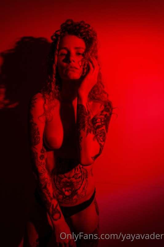 I like this red light for shooting
more @yayavader