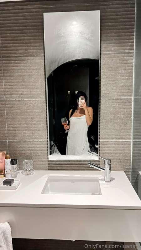 Stepping into the evening like a siren, the hot water cascad..