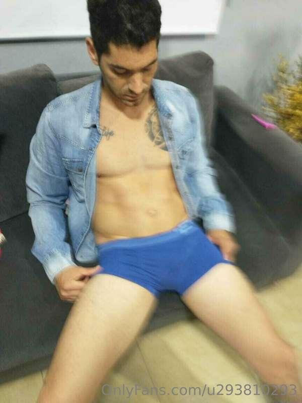 Bienvenido/a a mi onlyfans acá te espero 24/7 para cumplir t..