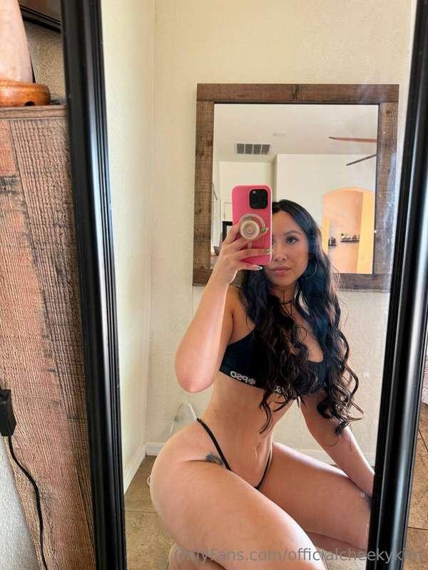 Did I catch you staring? 👀🙈