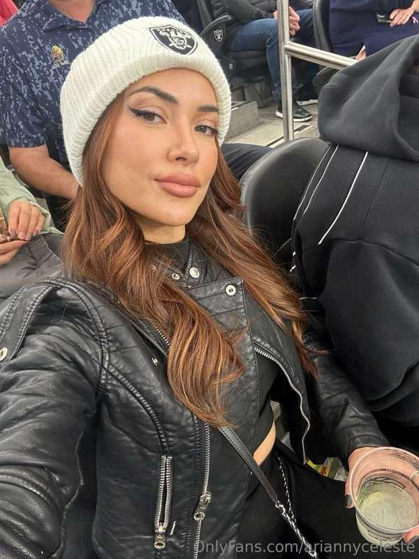 Raiders lost but I still looked cute at the game 💀🏈