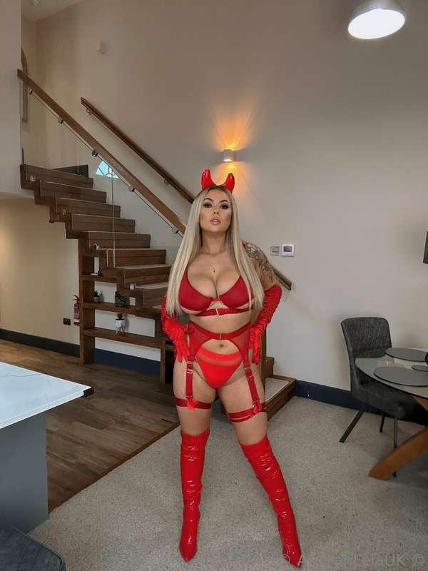 Would you fuck me in this sexy outfit?