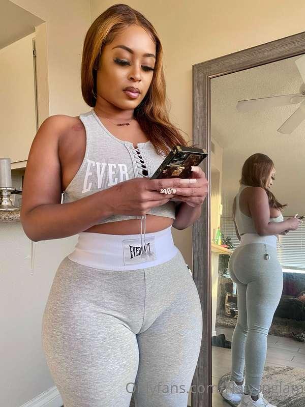 Good morning ☀️ let’s text 🤍