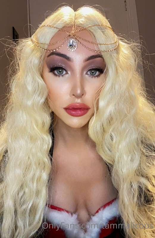 Or do we live for the blonde? 💁🏼‍♀️💋