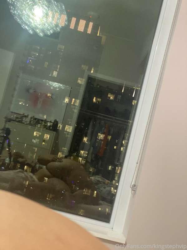 Do you see what I see??🍑👀 Open your DMs for this naughty ''S..