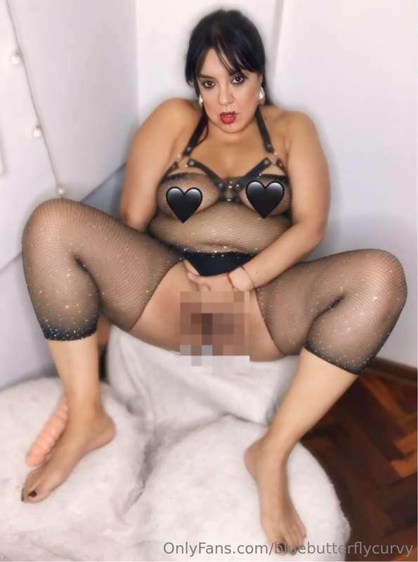 I'm very horny... I'm touching myself but it's not enough, I..