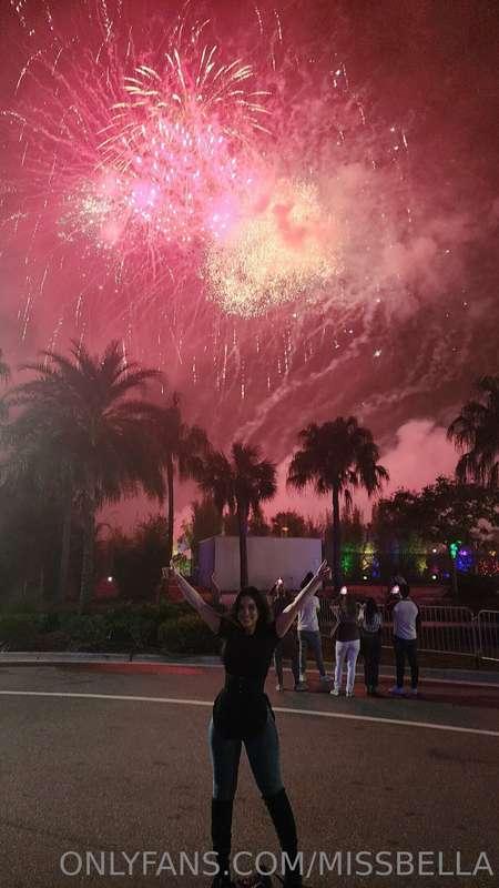 Posting the NYE firework pics that I mentioned on stream 😄 I..