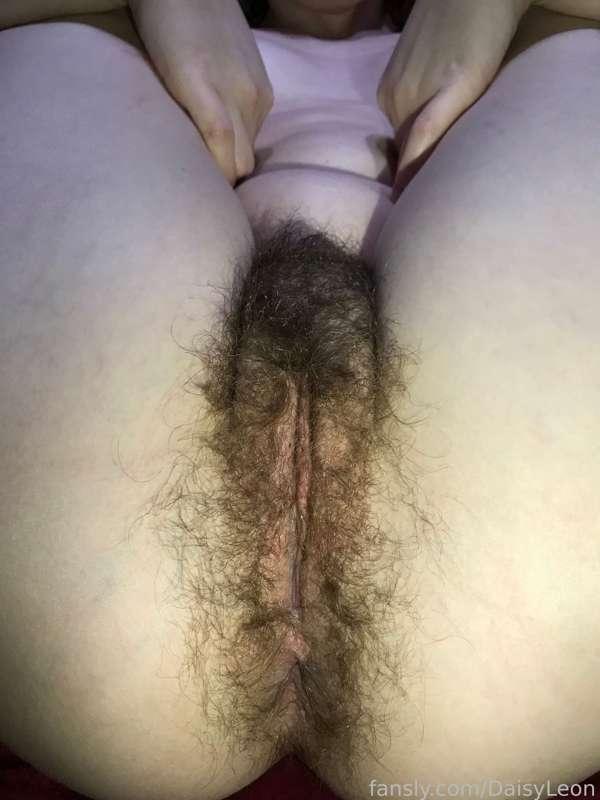 Up close 😈
#hairy #fyp #collegegirl #ass #tits #bush #pale #smalltits