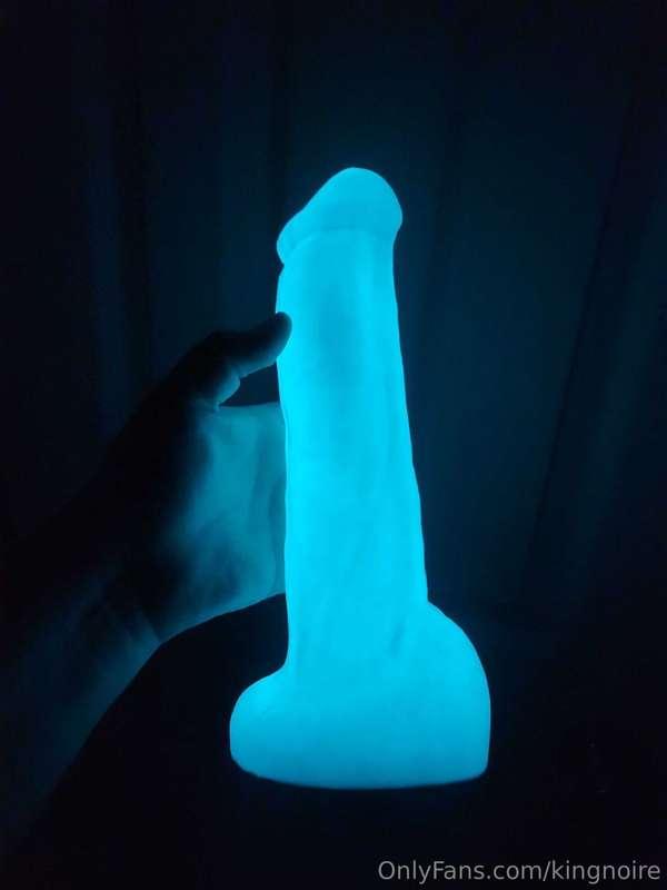 The King Noire Dildo is officially back in stock!
Go get you..