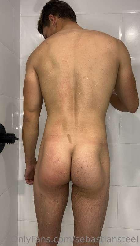 Asshole Monday. Welcome to the new work week. Lets Jump on i..