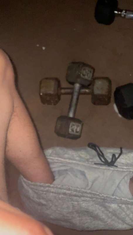 ***Pumping*** Iron . . I get ***HUGE*** 😳 [***7:01***]