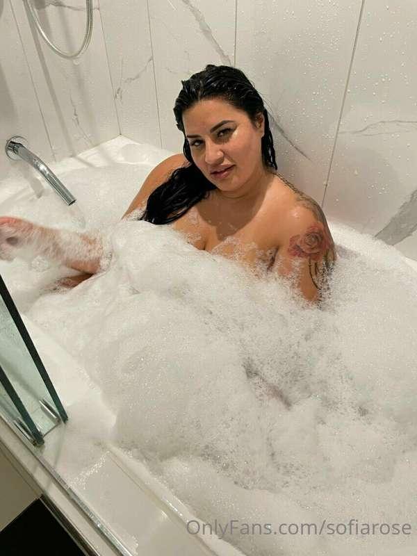 Come join me in the tub to relax.