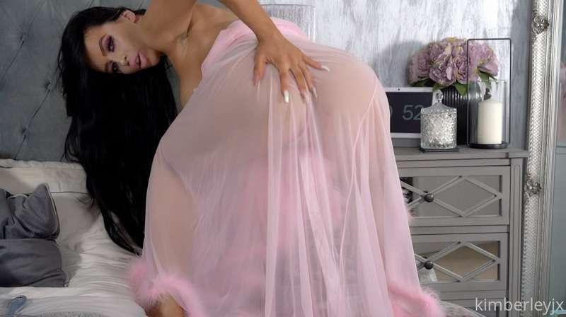 Pink make the boys wank, that's right isn't it??