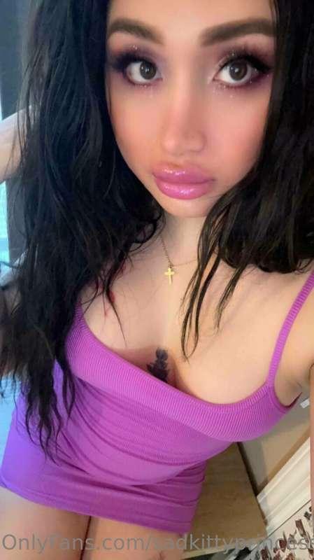 Is anyone else going out tonight? 💜