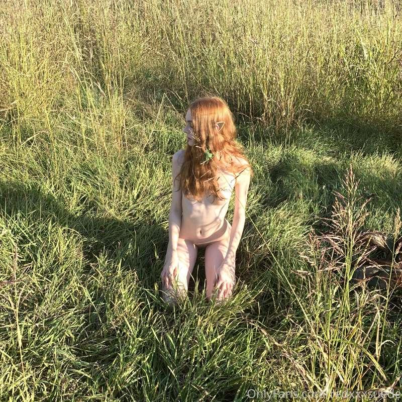 Lil elf protecting her castle 🧝‍♀️ 🌳