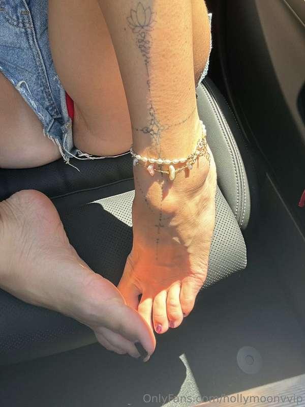 New decoration for my beautiful legs🥰