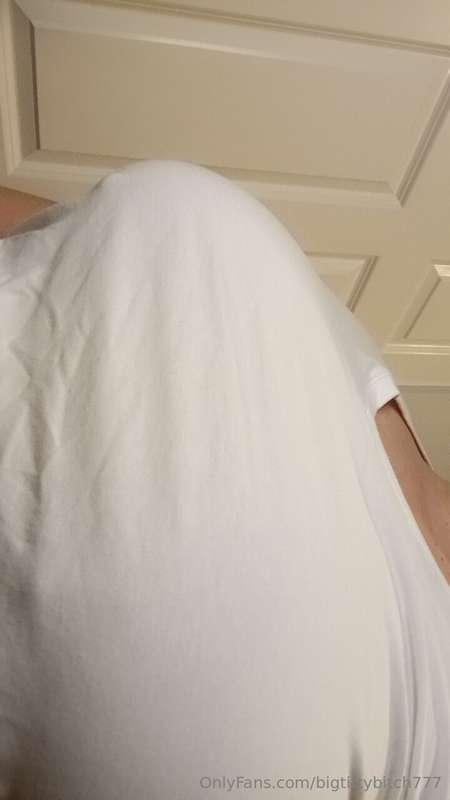 Tight shirt = a sneak peek