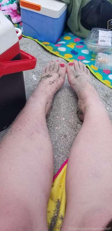 Beach feet. Happy 4th of July