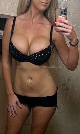5 days until Christmas sale. 25% off all custom videos. If y..