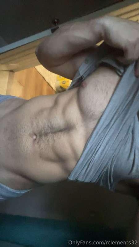 can’t believe i just sent those shower pics out but u deserv..