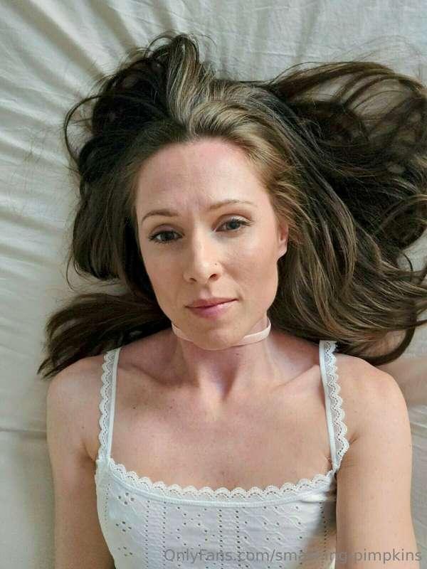 I wonder what she's doing to him? 🥴🤤