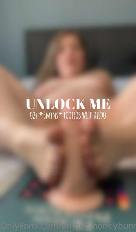🦶🏻 **WANT TO KNOW WHAT MY FEET WOULD DO TO YOUR COCK RIGHT N..