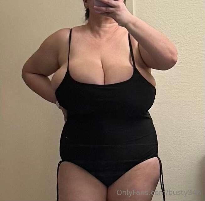  Can I wear this to the family pool 😂 