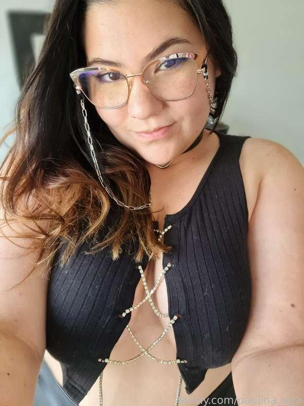 Only black color ❤️❤️🥰

#bbw #fishnets #chubby #bigboobs #bigass #thick #thicc