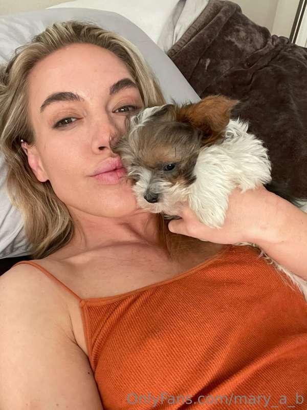 Do your pets sleep in bed with you? 🥰