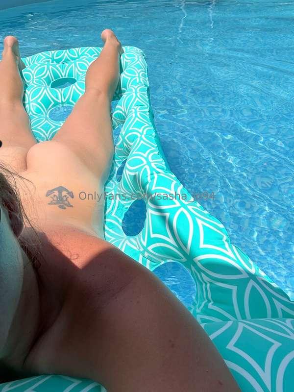 Colorado trip was canceled. 😫 Soaking my sorrows in the sun ..