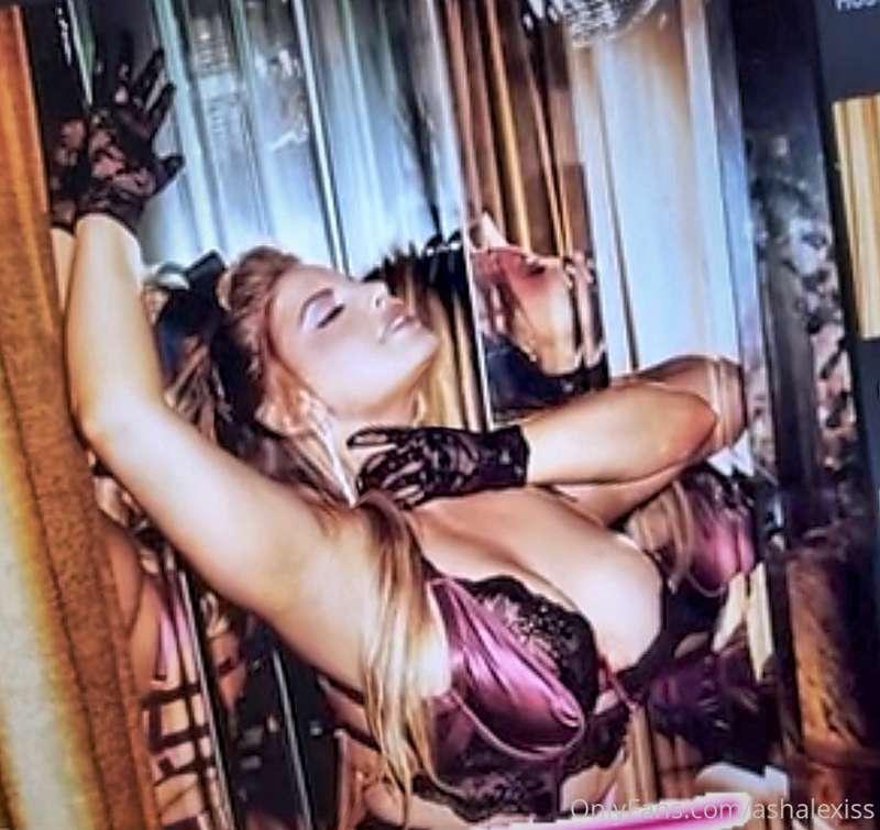 ashalexiss main image