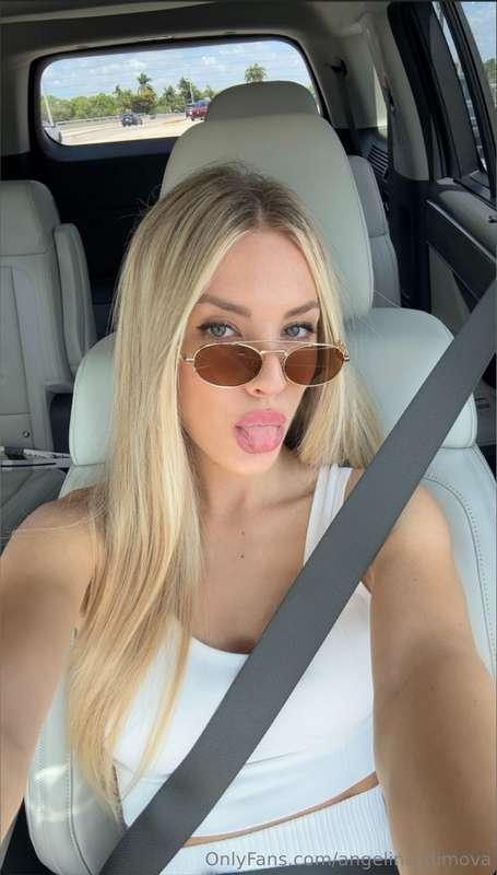 bet you’ve been thinking about this tongue 👅