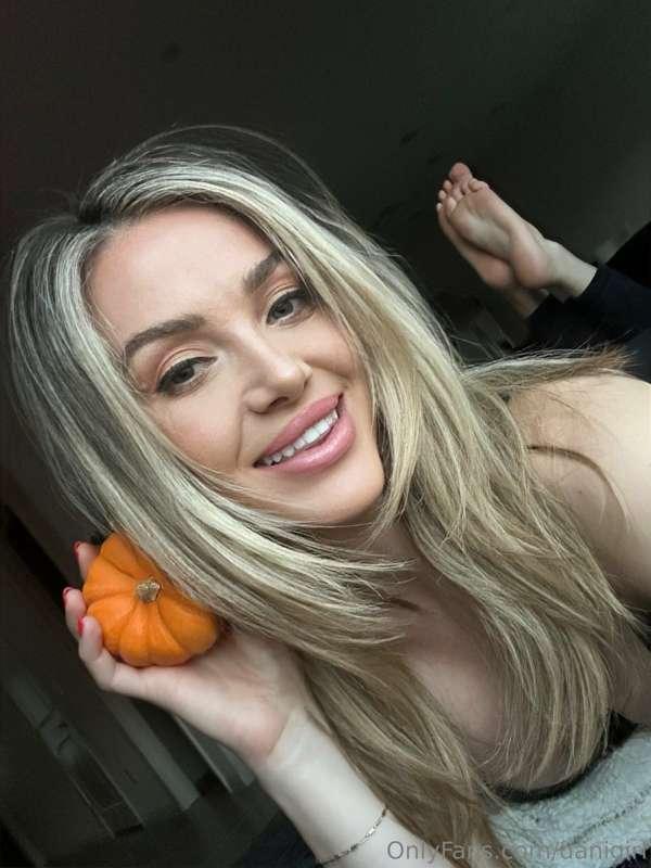 Mini pumpkins are my favorite 😍🎃