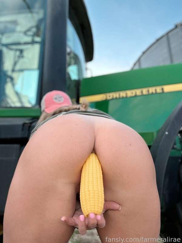 🌽🌽🌽 in my ass 