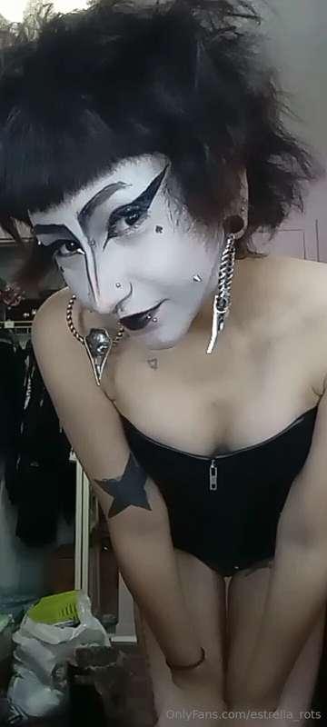 I can be pretty sometimes. leave me something positive in th..