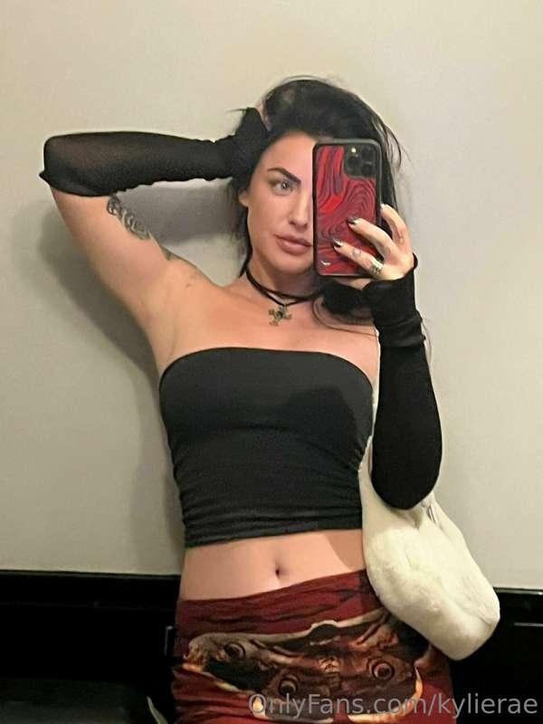 🦇🖤🥀✝️